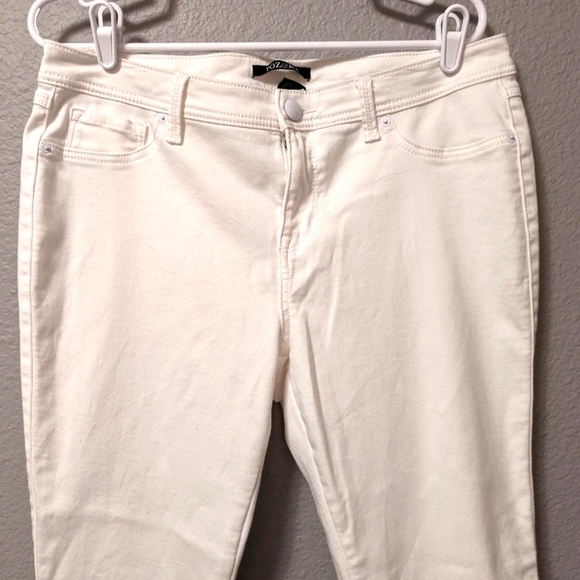 Roz & Ali White Denim Ankle Pants Sz. 14P - Picture 6 of 13